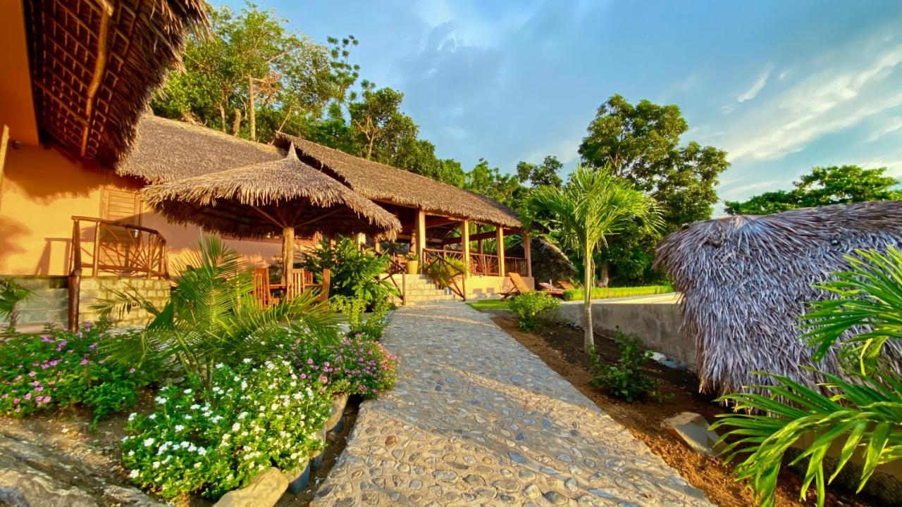 Veronika Resort Nosy Komba Buitenkant foto